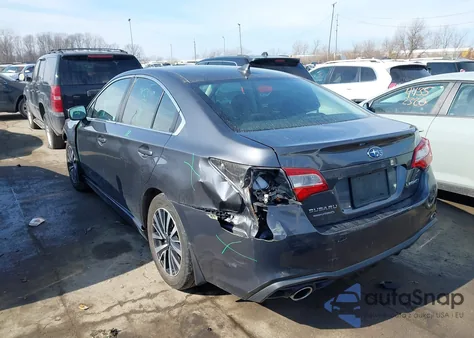 2019 Subaru Legacy 2.5I Premium z USA, uszkodzony, nr VIN 4S3BNAF67K3004530